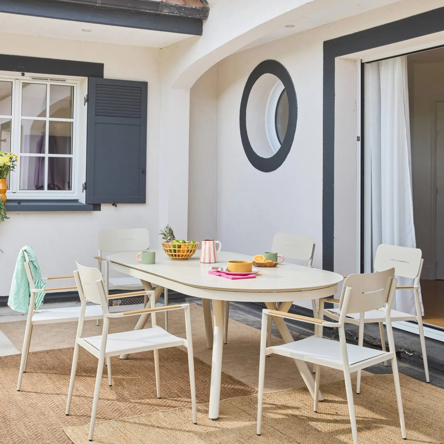 Uitschuifbare ovale tuintafel van aluminium en 6 stoelen