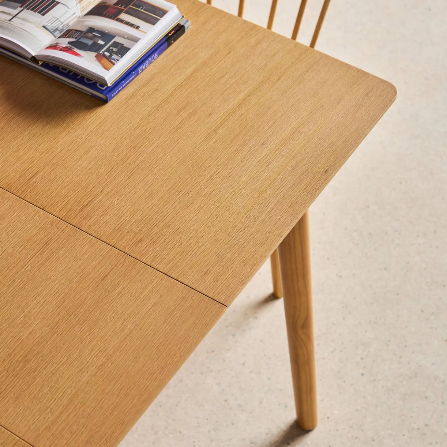 Uitschuifbare rechthoekige eettafel rubberhout en eikenfineer 4-6 plaatsen