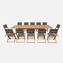 Uitschuifbare tuintafel van hout met 12 stoelen