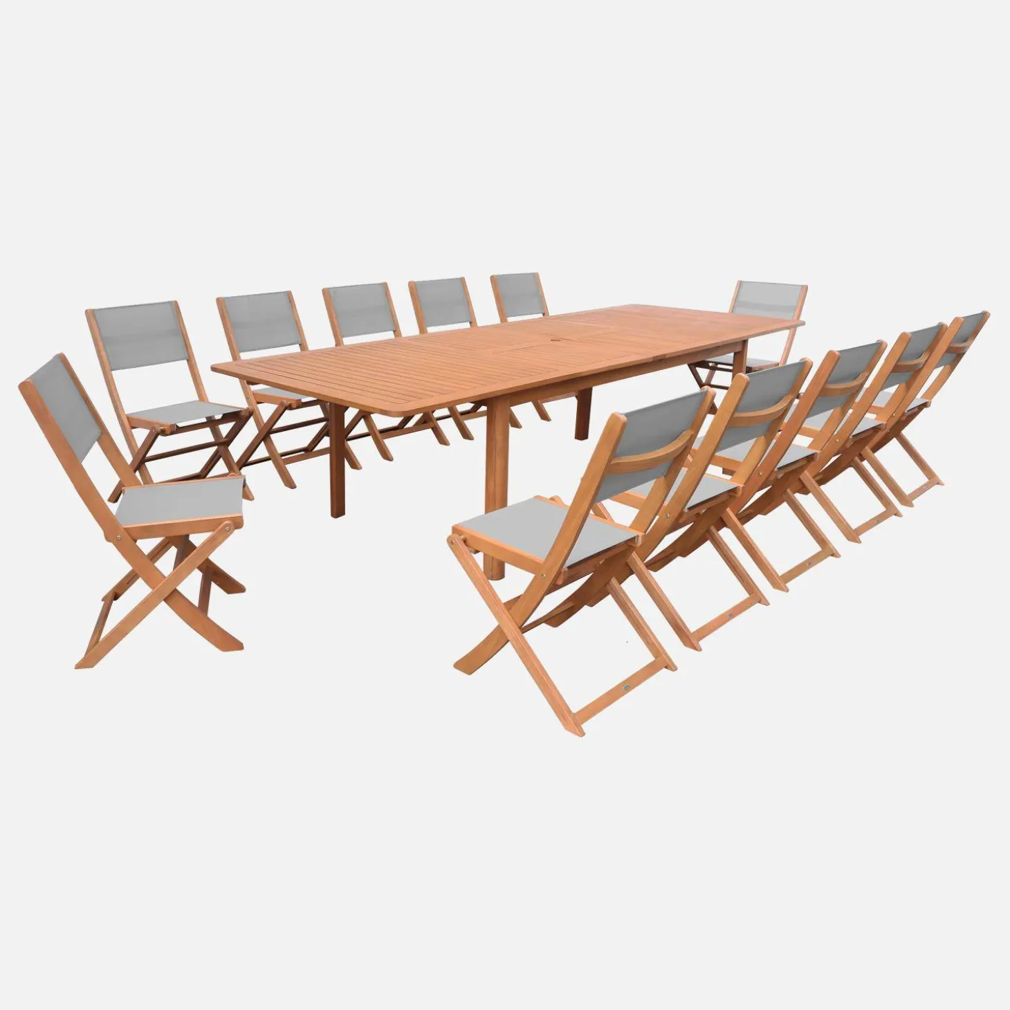 Uitschuifbare tuintafel van hout met 12 stoelen