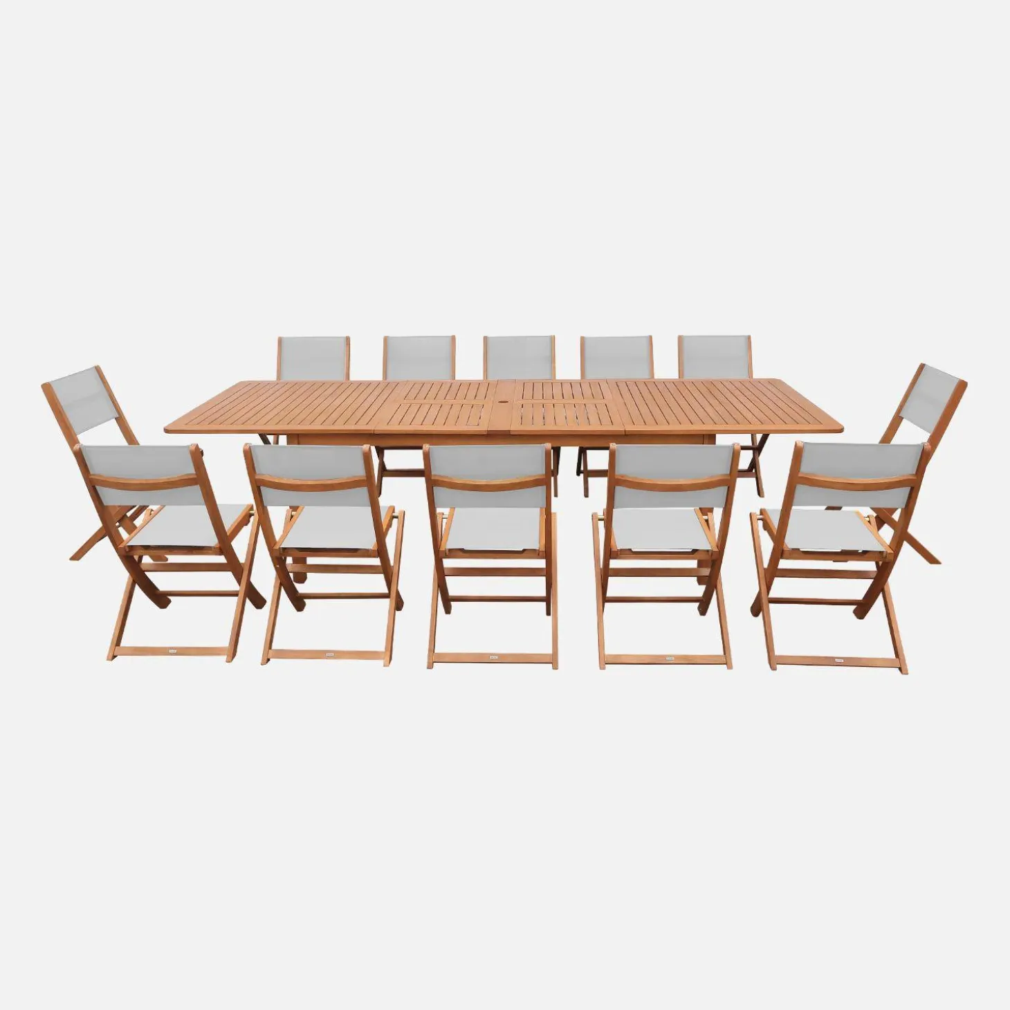 Uitschuifbare tuintafel van hout met 12 stoelen