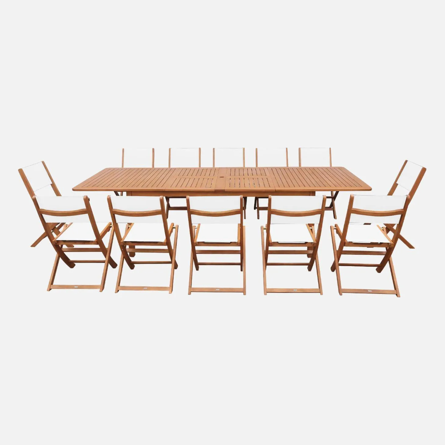 Uitschuifbare tuintafel van hout met 12 stoelen