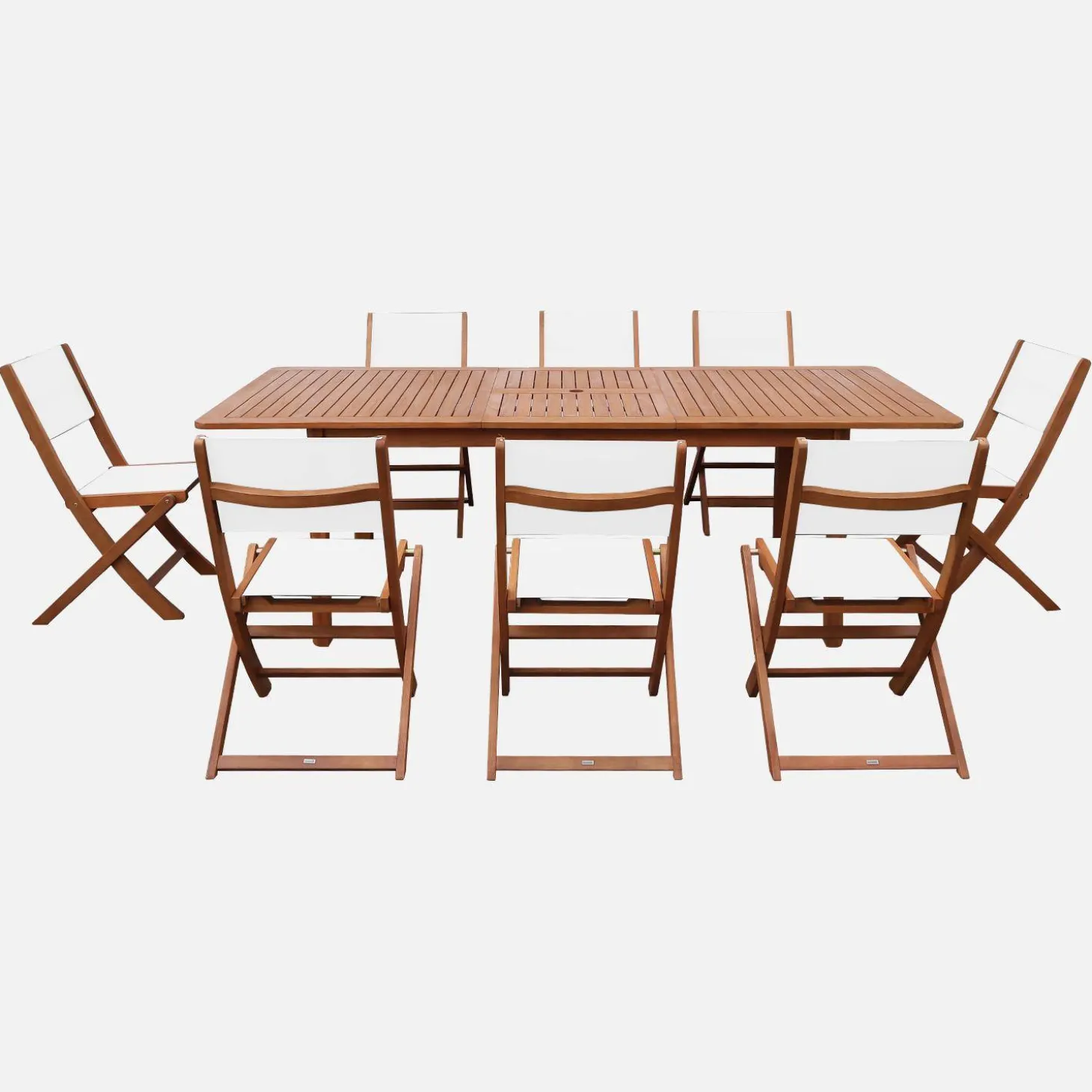 Uitschuifbare tuintafel van hout met 8 stoelen