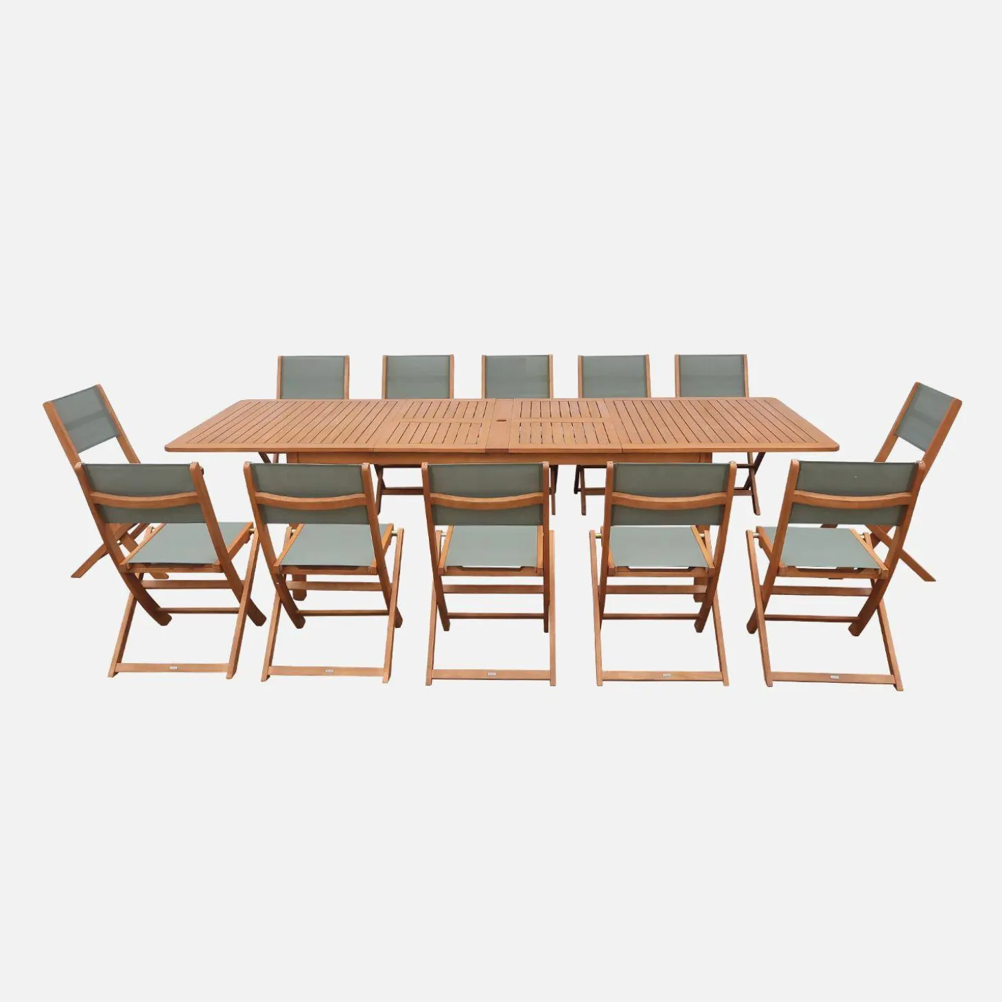 Uitschuifbare tuintafel van hout met 12 stoelen
