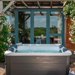 Vaste spa 6 plaatsen 160cm grijs hydromassages, 4 kussens, 8 filters afdekzeil