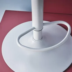 Verstelbare stoffen barstoel met witte metalen basis (set van 2)