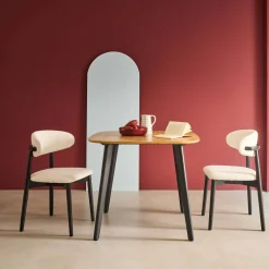 Vierkante eettafel met houteffect en zwarte metalen poten voor 4 personen