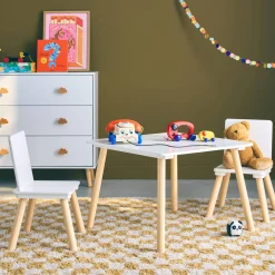 Vierkante kindertafel grenenhout 2 stoelen