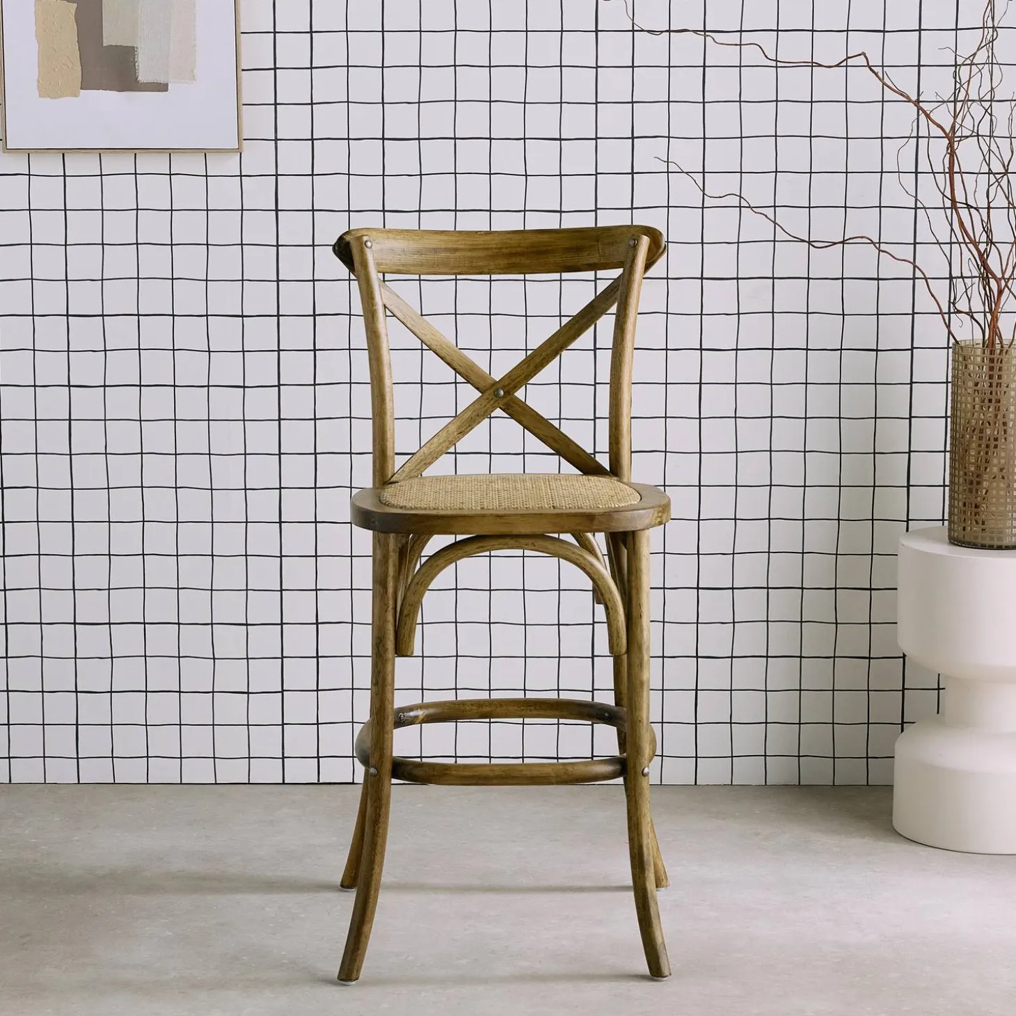 Vintage rubberhouten bistro barkruk met voetensteun