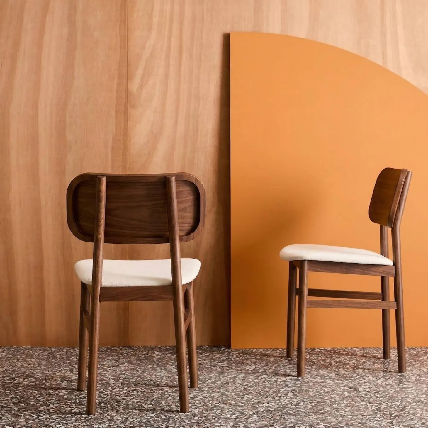 Vintage stoelen rubberhout en stof (set van 2)