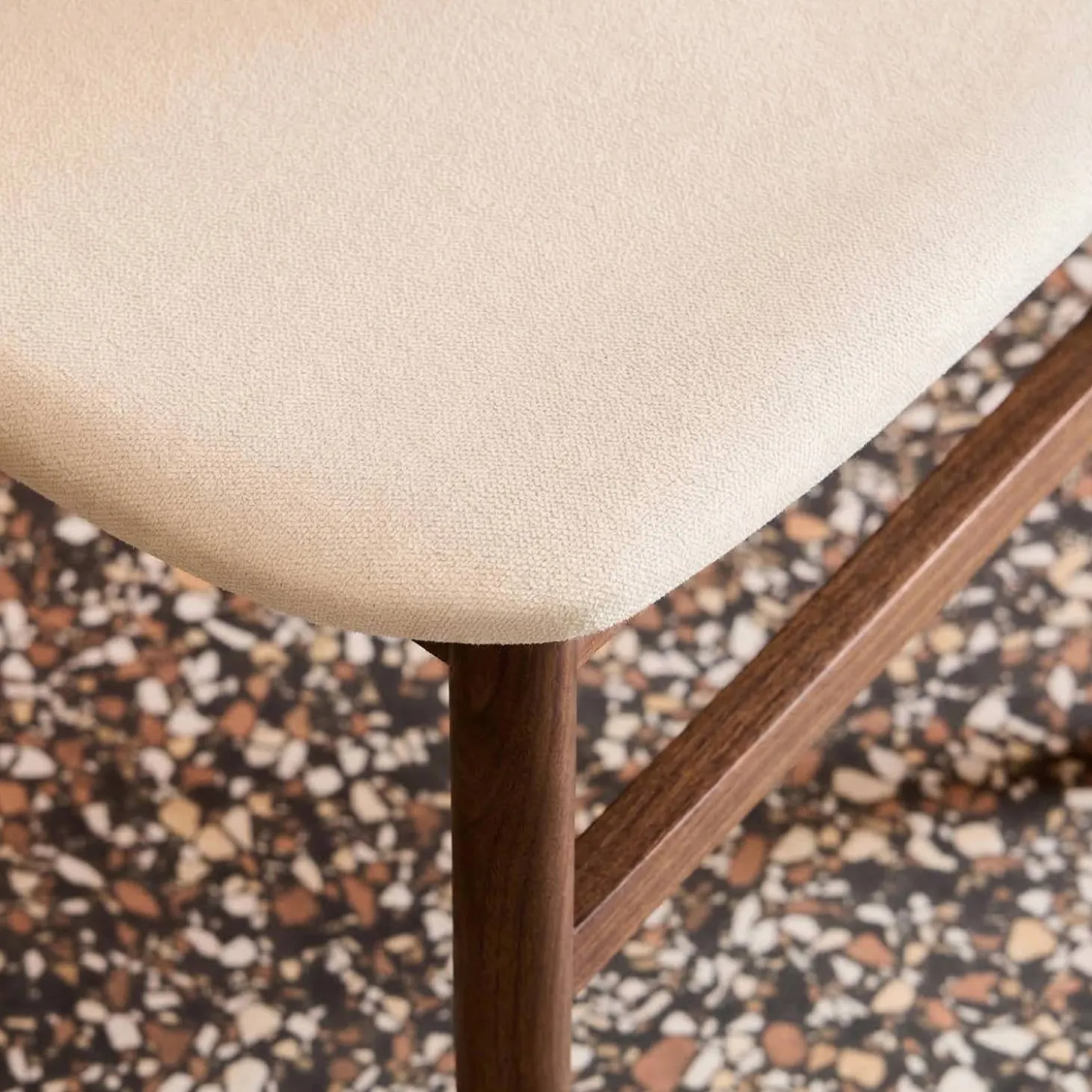 Vintage stoelen rubberhout en stof (set van 2)