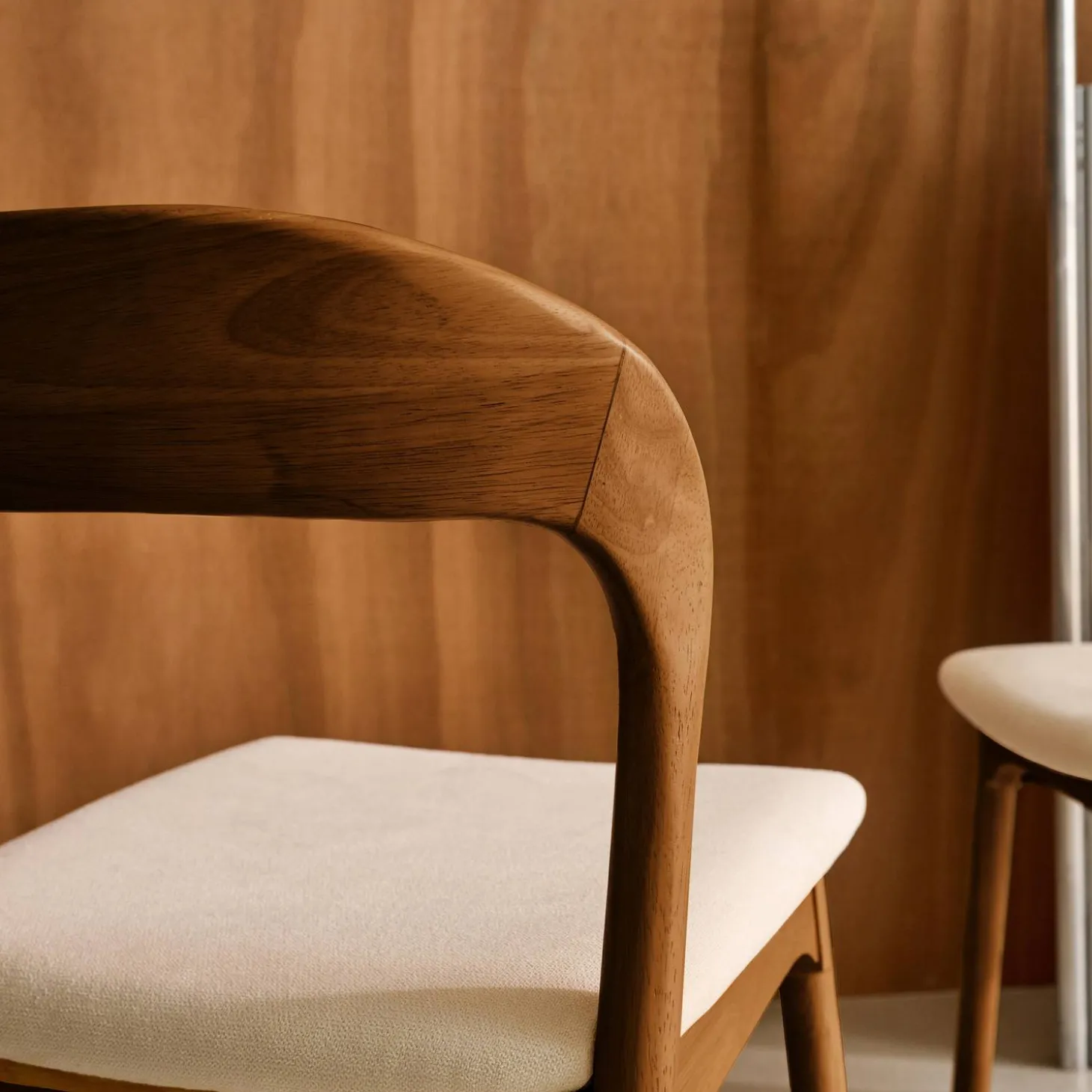 Vintage stoelen van rubberhout en stof (set van 2)