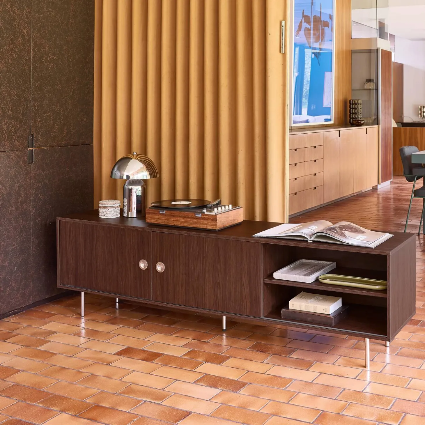 Vintage tv-meubel met 2 deuren houtdecor en roestvrij staal 180cm