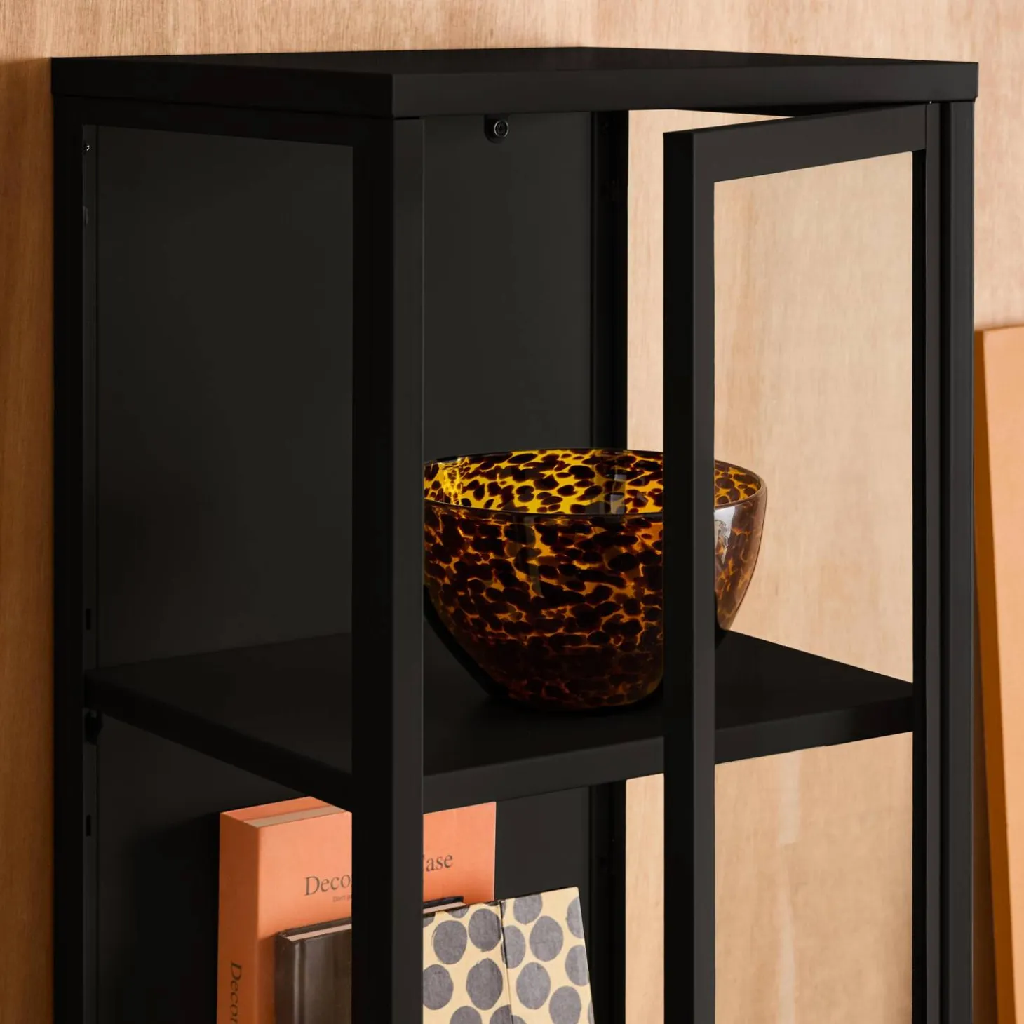 Vitrinekast gehard glas en staal 1 deur 160cm
